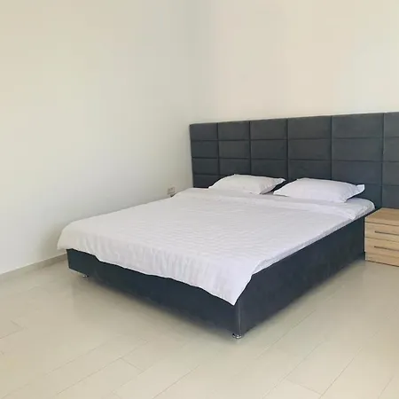Lavish Summerland Apartment Mamaia